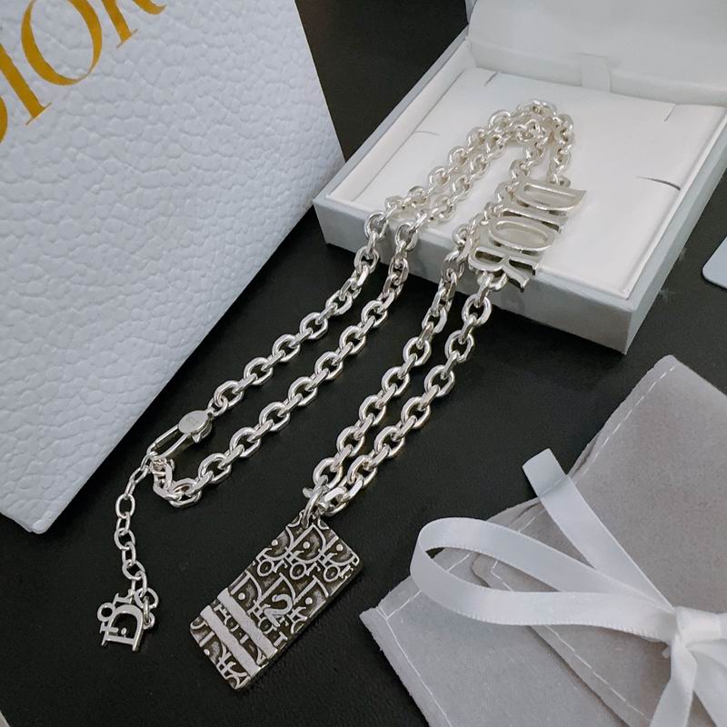 Dior Necklace 04lyr143